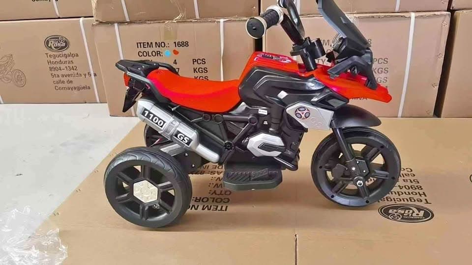 MOTO ELÉCTRICA DE JUGUETE